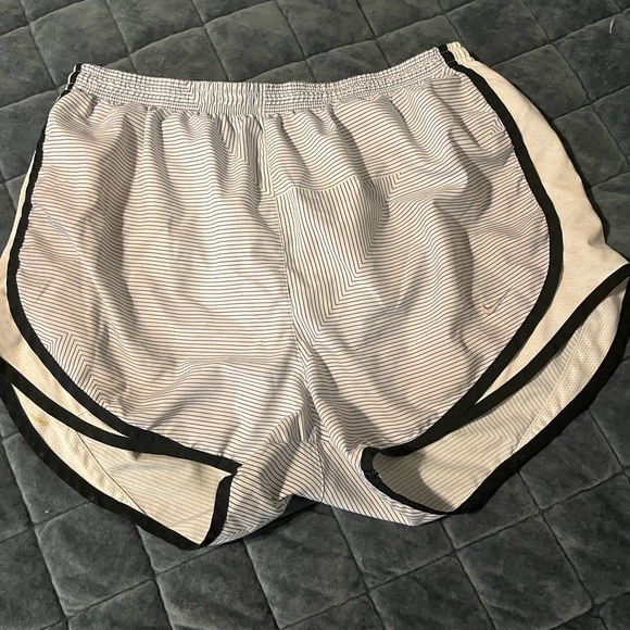 Nike dri fit shorts - Picture 1 of 2